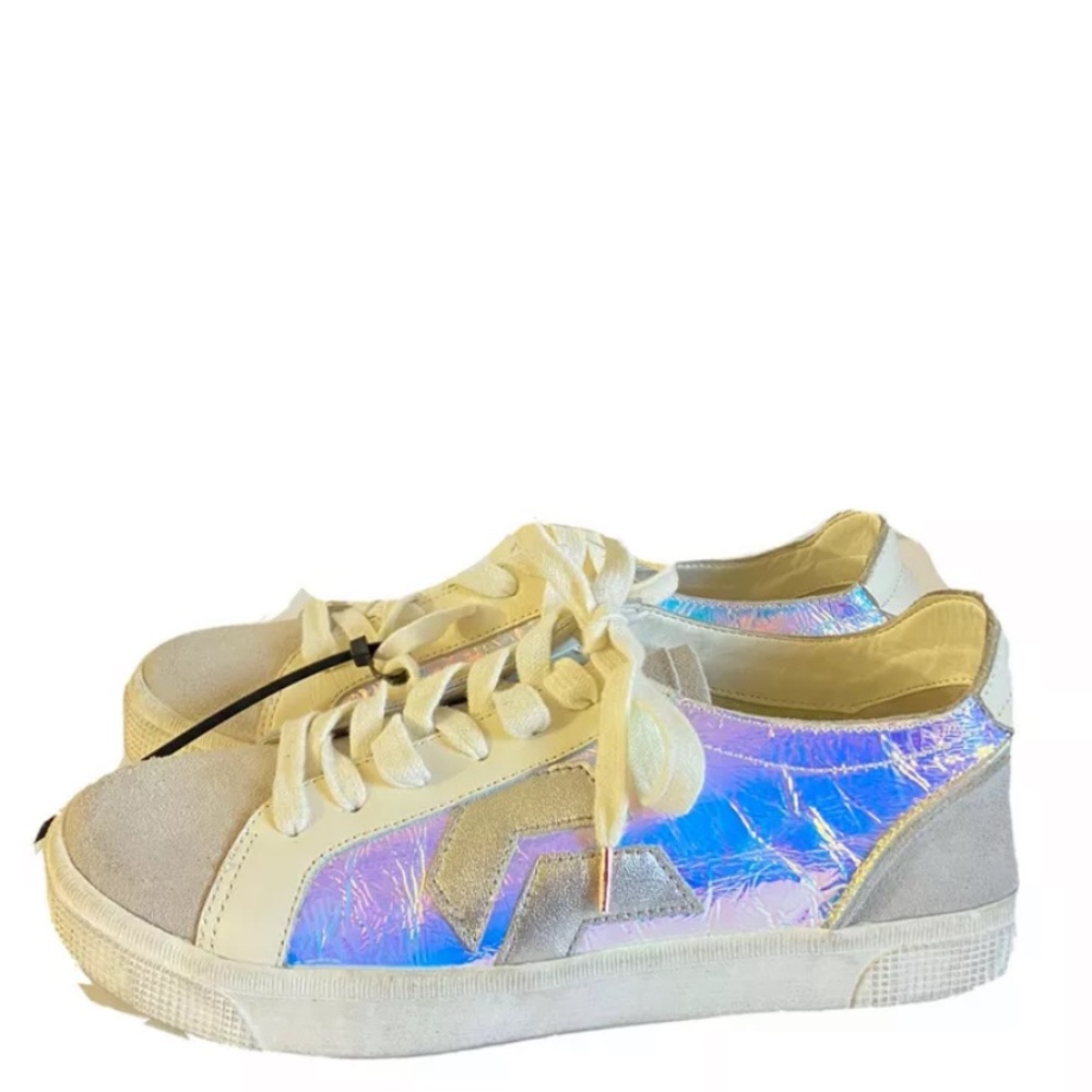 NEW Dolce vita holographic leather suede sneakers 8.5